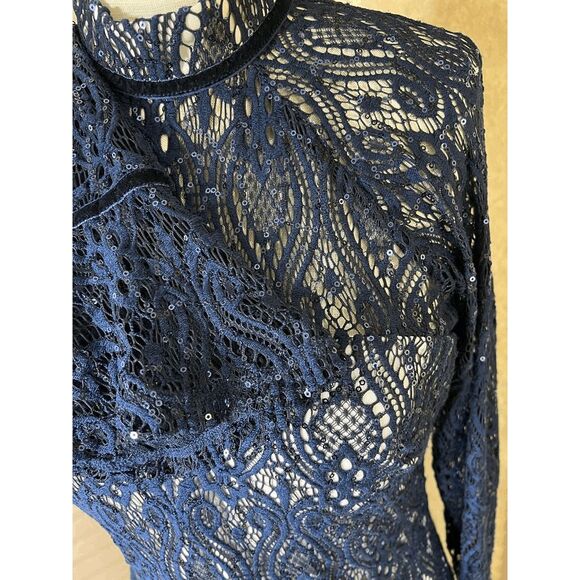 Seqiun Hearts Blue Lace Cocktail Dress with Bell Sleeves - Size 9 - Picture 5 of 6